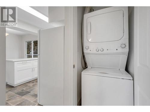 1917 Macdonald Avenue, Prince George, BC - Indoor Photo Showing Laundry Room