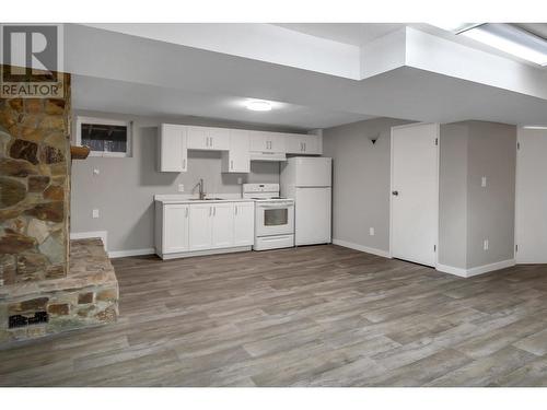 1917 Macdonald Avenue, Prince George, BC - Indoor Photo Showing Kitchen