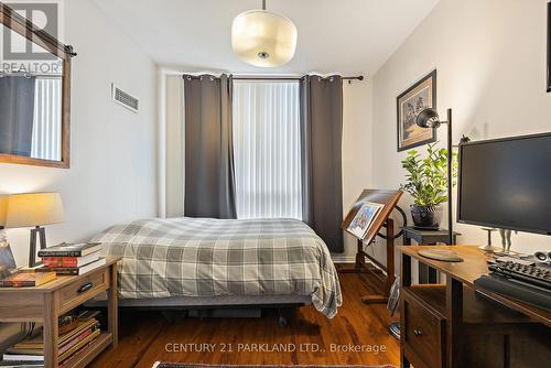 112 - 310 Red Maple Road, Richmond Hill, ON - Indoor Photo Showing Bedroom