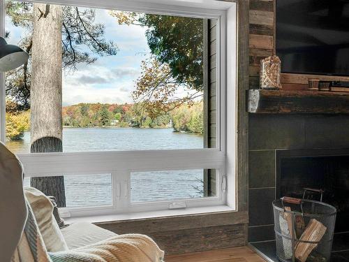 Living room - 24 Ch. Du Lac-Maillé, Saint-Hippolyte, QC - Indoor