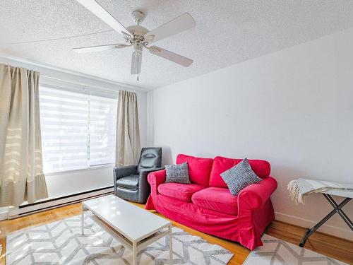 Salon - 6218  - 6224 Rue Agathe, Brossard, QC - Indoor Photo Showing Living Room