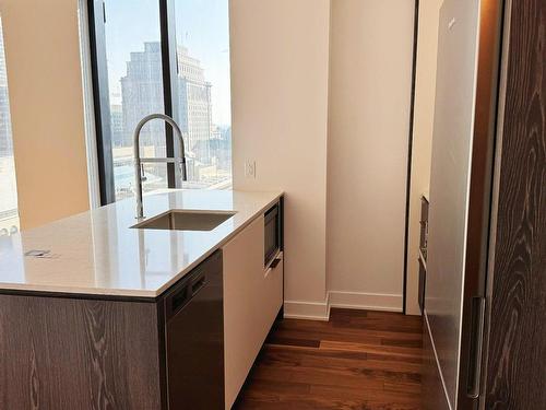 Cuisine - 1601-2060 Rue Peel, Montréal (Ville-Marie), QC - Indoor Photo Showing Kitchen With Upgraded Kitchen