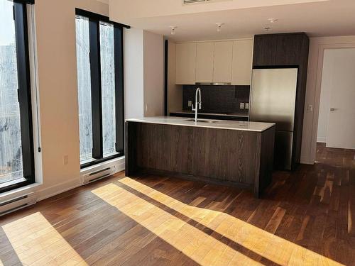 Salle Ã  manger - 1601-2060 Rue Peel, Montréal (Ville-Marie), QC - Indoor Photo Showing Kitchen With Double Sink