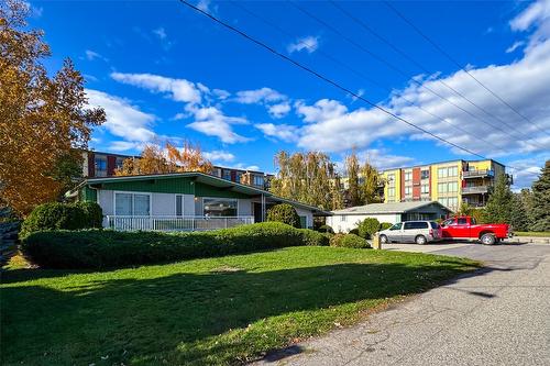 1956 Barlee Road, Kelowna, BC - Outdoor