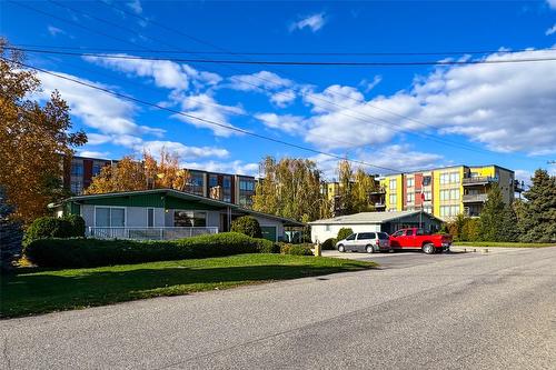 1956 Barlee Road, Kelowna, BC - Outdoor