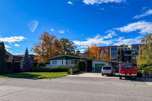 1956 Barlee Road, Kelowna, BC - Outdoor