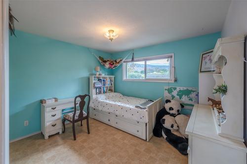 138 Walden Crescent, Penticton, BC - Indoor Photo Showing Bedroom