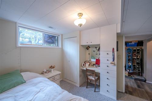 138 Walden Crescent, Penticton, BC - Indoor Photo Showing Bedroom