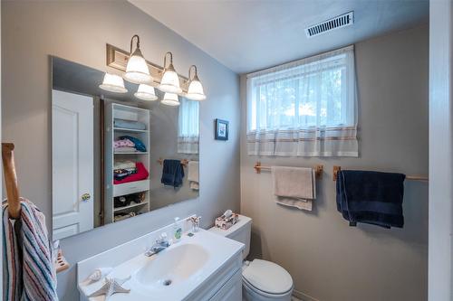 138 Walden Crescent, Penticton, BC - Indoor Photo Showing Bathroom