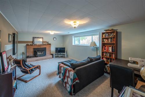 138 Walden Crescent, Penticton, BC - Indoor With Fireplace