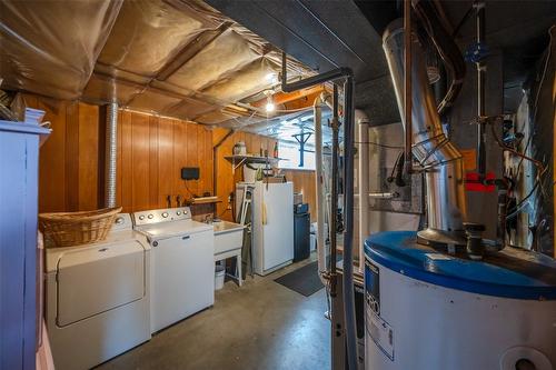 138 Walden Crescent, Penticton, BC - Indoor Photo Showing Laundry Room