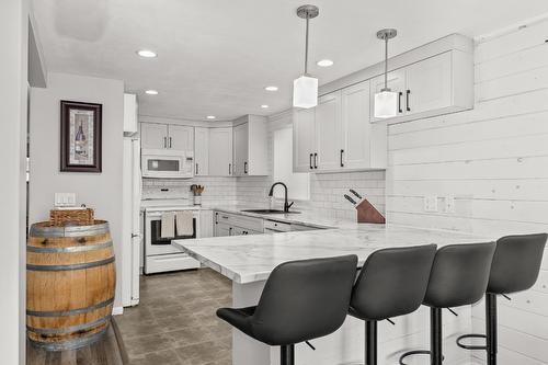 B-3758 Wetton Road, West Kelowna, BC - Indoor Photo Showing Kitchen With Upgraded Kitchen