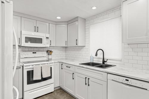 B-3758 Wetton Road, West Kelowna, BC - Indoor Photo Showing Kitchen With Double Sink With Upgraded Kitchen