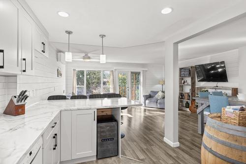 B-3758 Wetton Road, West Kelowna, BC - Indoor Photo Showing Kitchen With Upgraded Kitchen