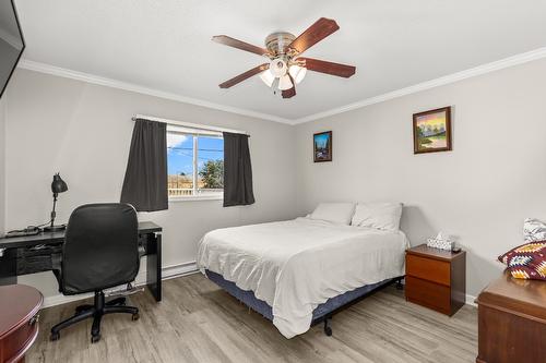 B-3758 Wetton Road, West Kelowna, BC - Indoor Photo Showing Bedroom