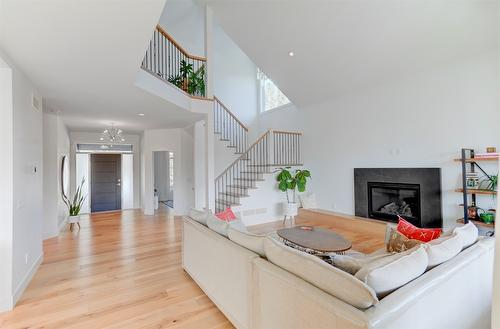 279 Upper Canyon Drive, Kelowna, BC - Indoor With Fireplace