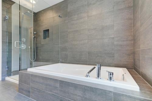 279 Upper Canyon Drive, Kelowna, BC - Indoor Photo Showing Bathroom