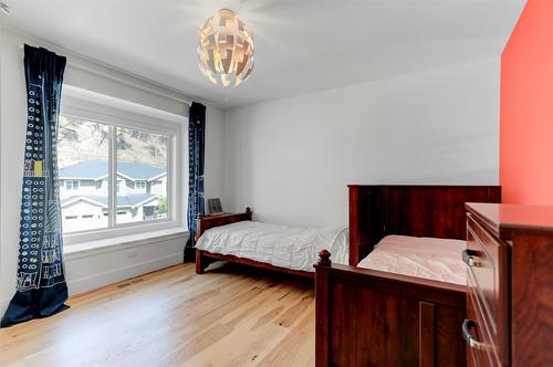 279 Upper Canyon Drive, Kelowna, BC - Indoor Photo Showing Bedroom