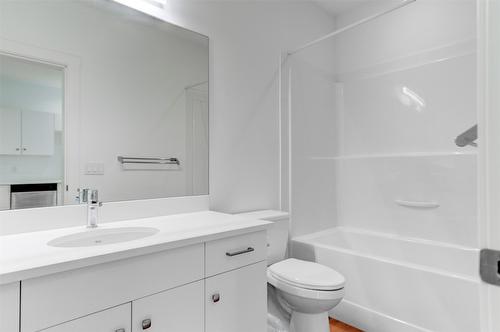 279 Upper Canyon Drive, Kelowna, BC - Indoor Photo Showing Bathroom