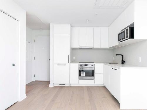 Living room - 1402-1160 Rue Mackay, Montréal (Ville-Marie), QC - Indoor Photo Showing Kitchen