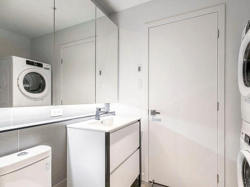 Bathroom - 1402-1160 Rue Mackay, Montréal (Ville-Marie), QC - Indoor Photo Showing Laundry Room