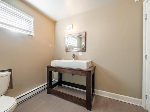 Salle de bains - 156 Rue Jean-De Fonblanche, Carignan, QC - Indoor Photo Showing Bathroom