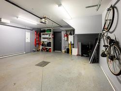 Garage - 