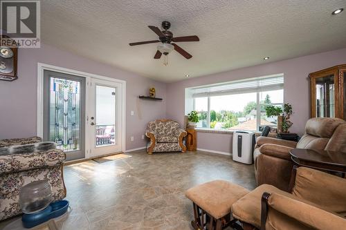 7713 Thompson Drive, Prince George, BC - Indoor Photo Showing Living Room