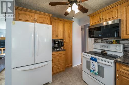 7713 Thompson Drive, Prince George, BC - Indoor Photo Showing Kitchen