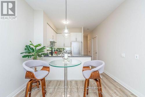 202 - 1121 Bay Street, Toronto, ON - Indoor Photo Showing Dining Room