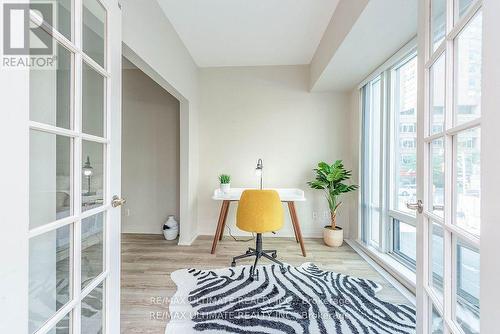 202 - 1121 Bay Street, Toronto, ON - Indoor Photo Showing Bedroom