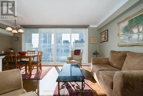 1802 - 30 Gloucester Street, Toronto, ON - Indoor Photo Showing Living Room