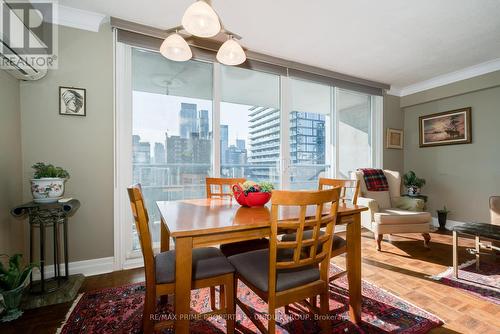 1802 - 30 Gloucester Street, Toronto, ON - Indoor Photo Showing Dining Room