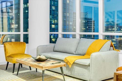 1810 - 55 Bremner Boulevard, Toronto, ON -  Photo Showing Living Room