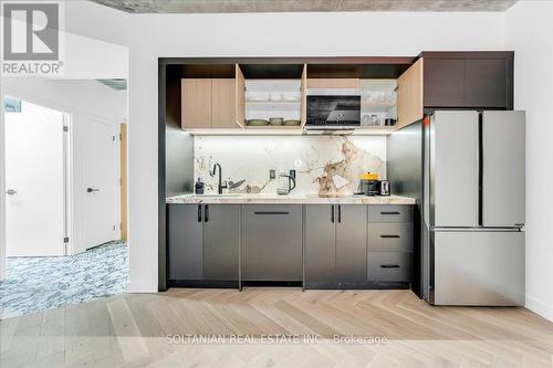 1810 - 55 Bremner Boulevard, Toronto, ON - Indoor Photo Showing Kitchen