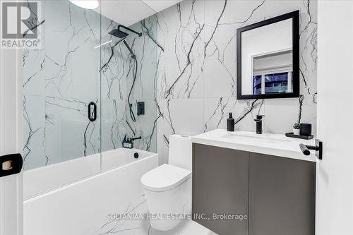 1810 - 55 Bremner Boulevard, Toronto, ON - Indoor Photo Showing Bathroom