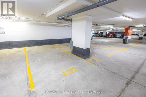 1810 - 55 Bremner Boulevard, Toronto, ON - Indoor Photo Showing Garage