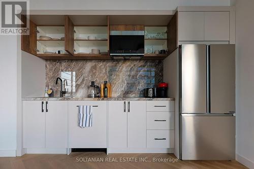 1510 - 55 Bremner Boulevard, Toronto, ON - Indoor Photo Showing Kitchen