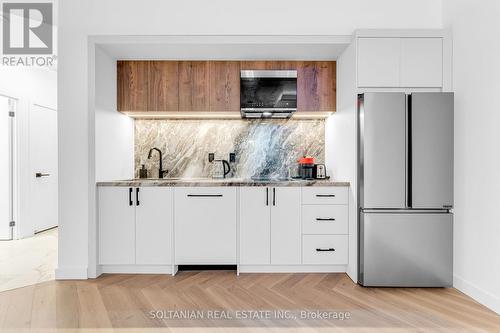 1510 - 55 Bremner Boulevard, Toronto, ON - Indoor Photo Showing Kitchen