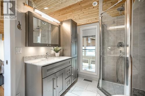 4 - 75 Maple Avenue S, Mississauga, ON - Indoor Photo Showing Bathroom