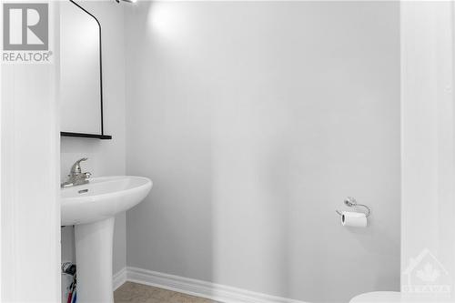 366 Pickford Drive, Ottawa, ON - Indoor Photo Showing Bathroom