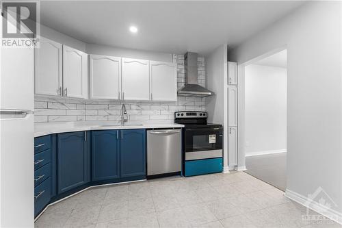 366 Pickford Drive, Ottawa, ON - Indoor Photo Showing Kitchen