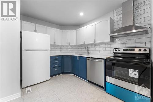 366 Pickford Drive, Ottawa, ON - Indoor Photo Showing Kitchen