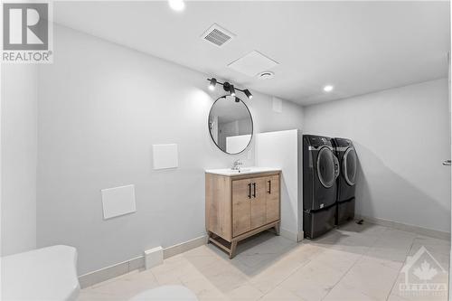 366 Pickford Drive, Ottawa, ON - Indoor Photo Showing Laundry Room