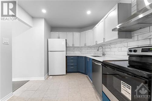 366 Pickford Drive, Ottawa, ON - Indoor Photo Showing Kitchen