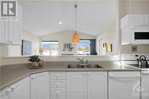 37 Village Walk, Ottawa, ON - Indoor Photo Showing Kitchen With Double Sink