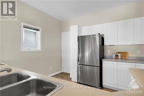 37 Village Walk, Ottawa, ON - Indoor Photo Showing Kitchen With Double Sink