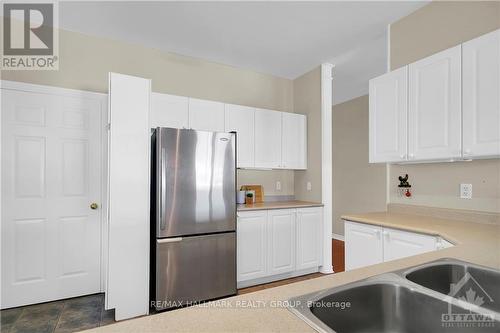 37 Village Walk, Ottawa, ON - Indoor Photo Showing Kitchen With Double Sink