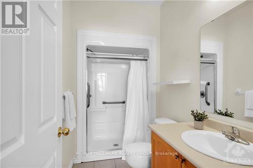 37 Village Walk, Ottawa, ON - Indoor Photo Showing Bathroom