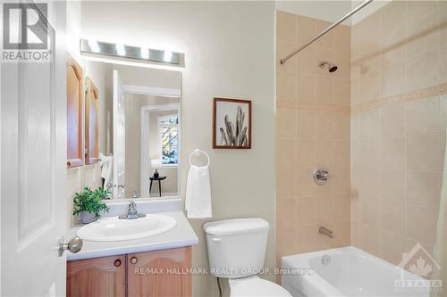 37 Village Walk, Ottawa, ON - Indoor Photo Showing Bathroom